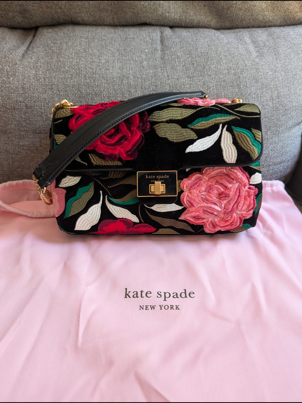 kate spade Evelyn Rose Garden
Velvet Medium
Convertible Shoulder Bag